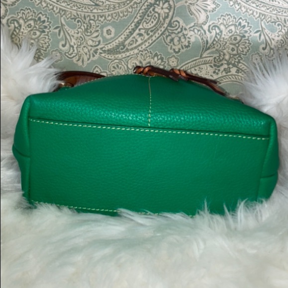 Dooney 🌵Cheery🌵green Pebble Alyssa Crossbody - Picture 4 of 10